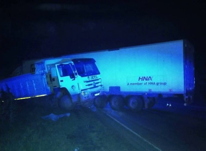 На трассе под Киевом зерновоз столкнулся с грузовиком