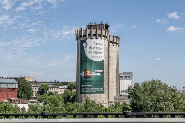 Рекламные растяжки на башнях