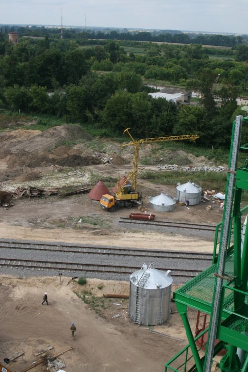 Для работы элеватора агрохолдинг построил собственные ж/д пути