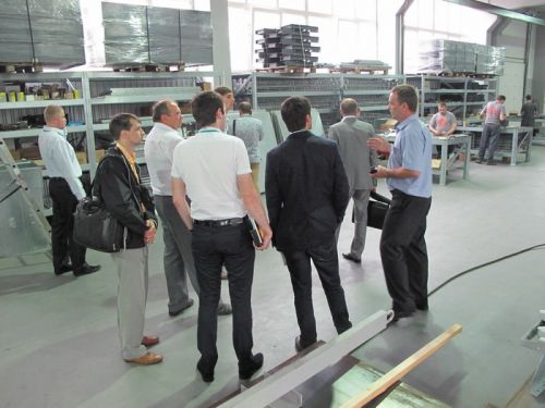 Участники конференции в одном из цехов Завода элеваторного оборудования ГП "Зерновая Столица"