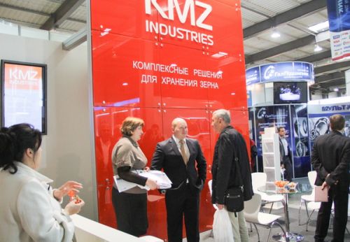 Стенд "Карловского машиностроительного завода" (оборудование для элеваторов, зерносушилки)