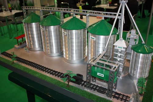 Макет элеватора с оборудованием фирмы Riela (элеваторы, зерносушилки, силосы для зерна (Германия))