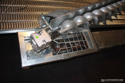 Знаменитая "фермерская" выгрузка шнеком на сторону