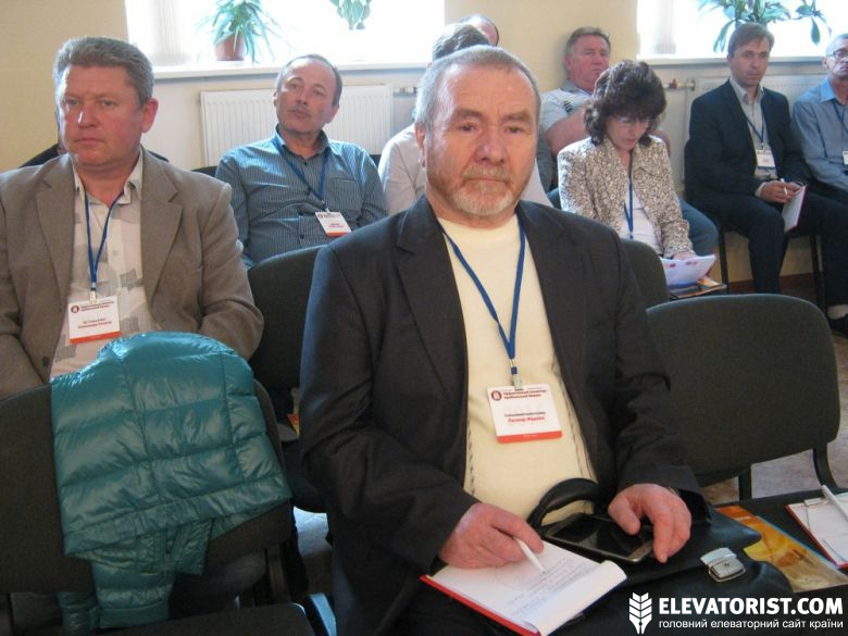 Среди участников конференции директор компании «Спецэлеватормельмаш» Леонид Фадеев
