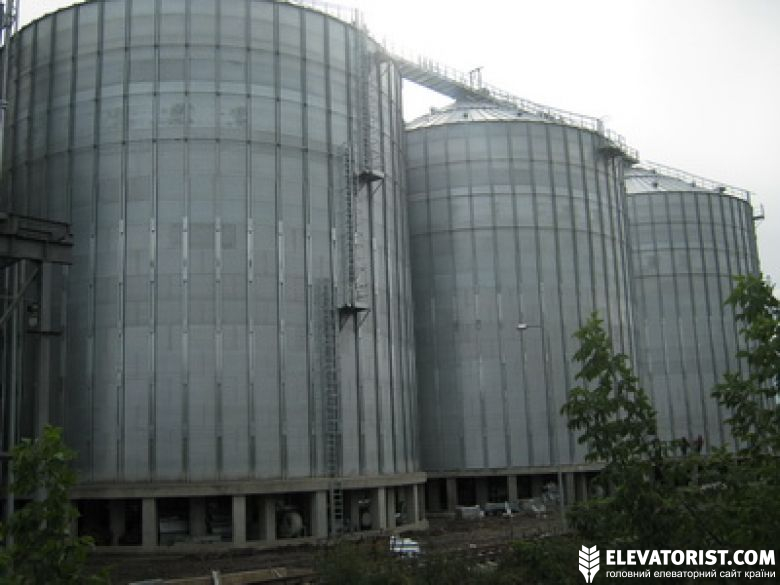 Новые емкости для хранения зерновых объемом 8,5 тыс. тонн