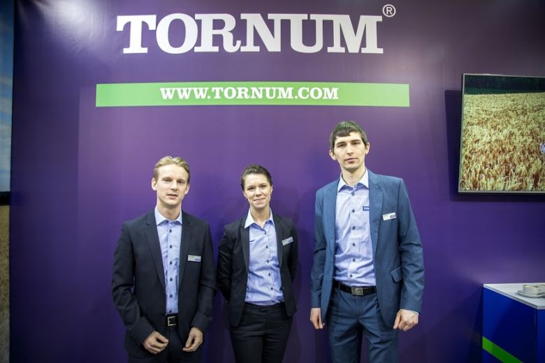 Виталий Фицик (крайний справа)  и представители головного офиса шведской компании TORNUM