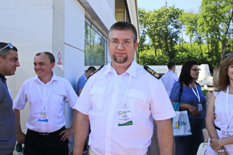 Начальник Мариупольского МТП Игорь Барский среди участников форума
