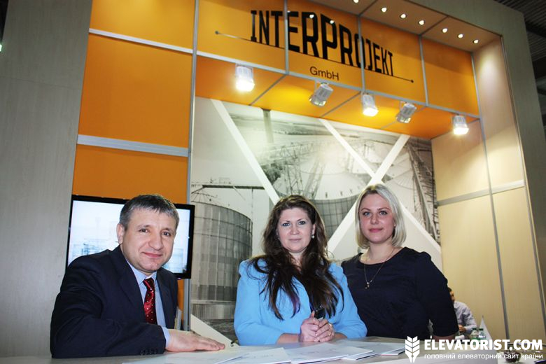 Генеральный директор Интерпроект GmbH Иван Кунь (слева) с сотрудниками 