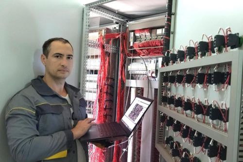 Олекскандр Гумінський, інженер-програміст відділу автоматизації та електропостачання KMZ Industries