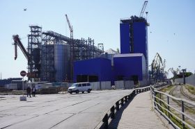 У Маріупольському порту завершується будівництво станції розвантаження нового зернового терміналу 
