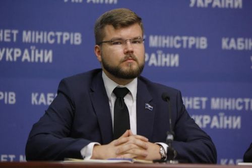 Кабмин согласовал увольнение руководителя Укрзализныци Кравцова