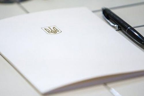 Зеленский подписал закон, устанавливающий ответственность грузоотправителей и грузополучателей за перегрузы