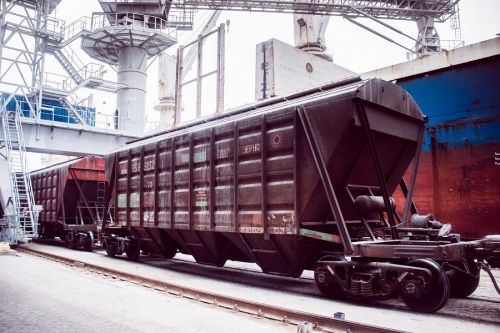 Нехватка локомотивов привела к накоплению вагонов на Одесской железной дороге — Ткачев