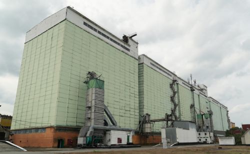 Елеватор для зберігання зерна на території «Богданівецького комбінату хлібопродуктів»