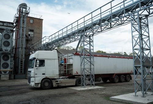 Зернова логістика в Україні дорожчає через дефіцит транспорту