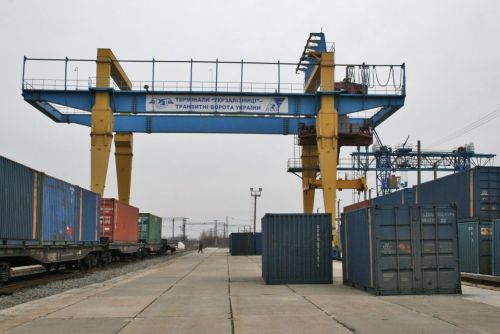 Лідером в контейнерних перевезеннях АТ «Укрзалізниця» залишаються зернові вантажі