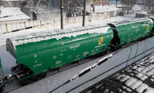 Поїзд зернових вагонів у напрямку портів Одеси