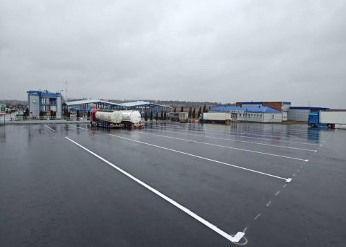 Паркомісця для вантажівок на МПП «Рава-Руська» на кордоні з Польщею