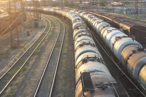 Цистерни АТ «Укрзалізниця» для перевезення олії 