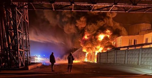 Пожежа резервуарів з рослинною олією в порту Одещини внаслідок удару Росії