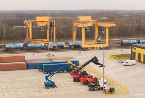 Інтермодальний термінал Феньєшлітке в Угорщині