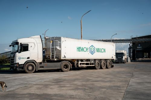 Вантажівки агрохолдингу «НІБУЛОН»