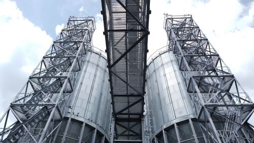 Силоси елеваторного напряму Кернел