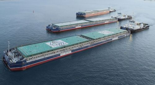 Баржа «НІБУЛОН» на річці Дунай