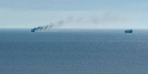 Пошкоджене судно в Чорному морі