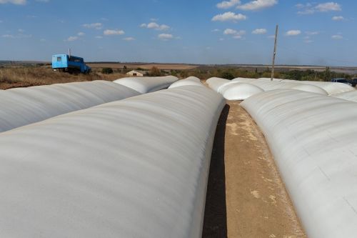 Полімерні рукави для зберігання зерна