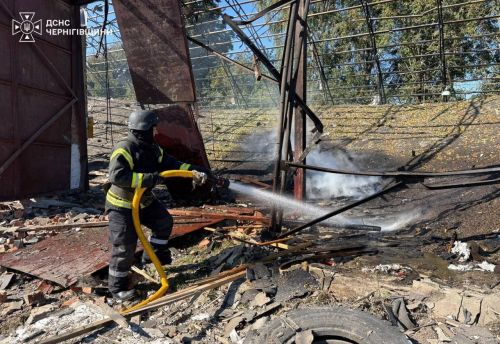 Пошкоджене зерносховище на агропідприємстві в Борзні Ніжинського району Чернігівської області