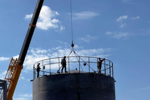 Монтаж обладнання першої черги нового заводу з рафінації олії в індустріальному парку Chortkiv-West у Тернопільській області 