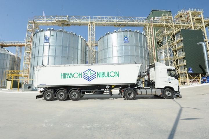 Новый речной терминал НИБУЛОНа принял первые 100 тысяч тонн зерна