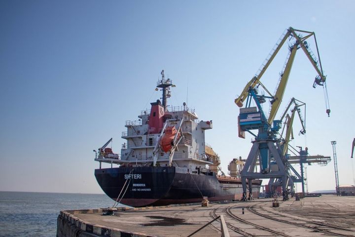 В портах Украины перевалка зерновых за полгода упала на 27%