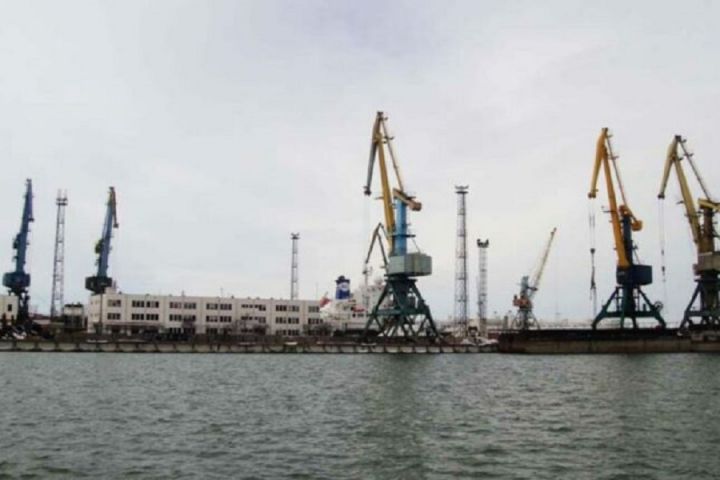 Дев'ять морських портів призупинили роботу з зерновими