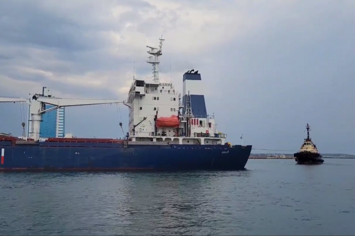 Перша партія української кукурудзи з роблокованого порту Одеси попрямувала до Лівану