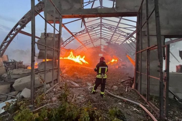 Складські приміщення в Ізмаїльському районі пошкоджено через нічну атаку дронів