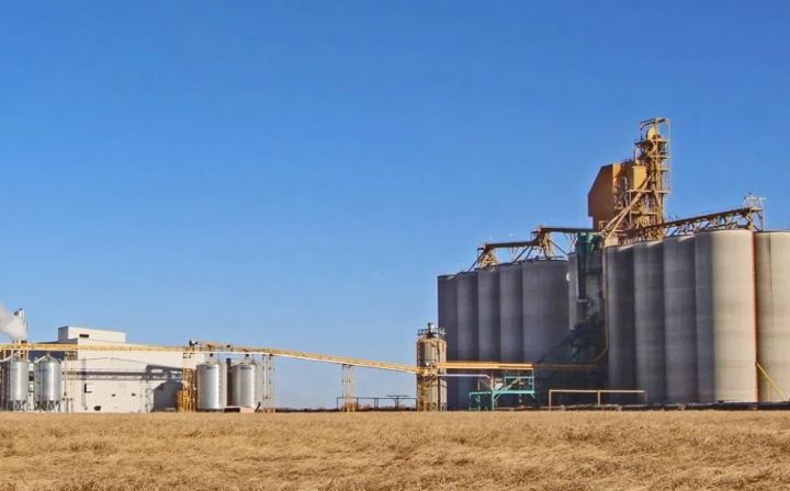 елеватор North West Terminal Ltd. (NWT) в Канаді, штат Саскачеван