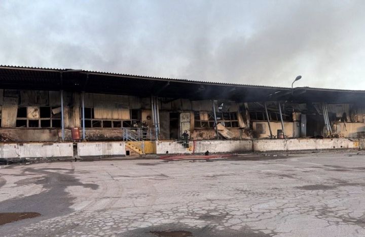 Складський комплекс у Павлограді на Дніпропетровщині, де зберігалася продукція компаній Snack Production і «Клуб Чипсів» (група Star Brands)