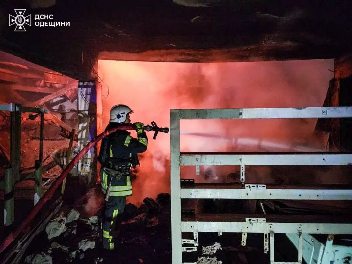 Атака Росії Пожежа в складах порту Ізмаїл