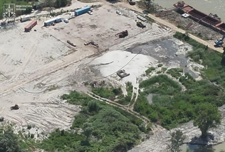 Незаконний видобуток піску в акваторії порту «Усть-Дунайськ» на Одещині