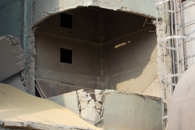 Фотофіксація руйнування конструкції збірного силоса