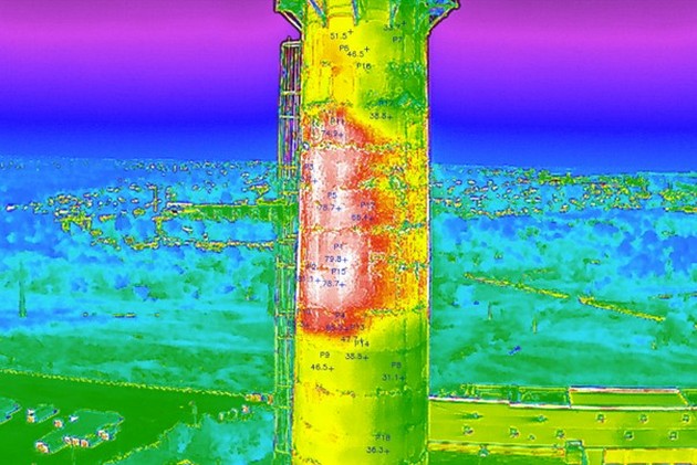 Фото результату обстеження нерівномірного прогрівання димової труби в місцях руйнування футеровки