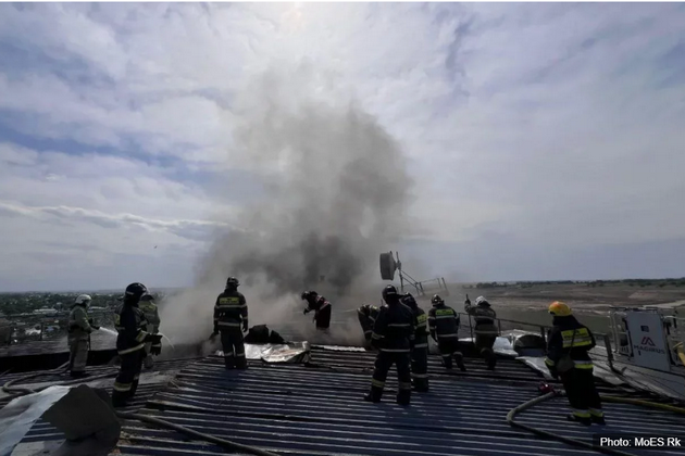 Вибух зернового пилу на комбікормовому заводі у Казахстані.  Вибух трапився після займання пилоповітряної суміші у зерновій норії елеватора. 2025 рік