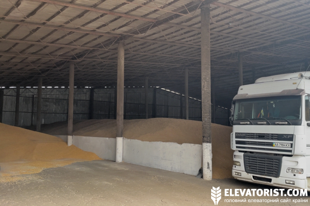 В господарстві планують збільшувати стаціонарні потужності зберігання зерна