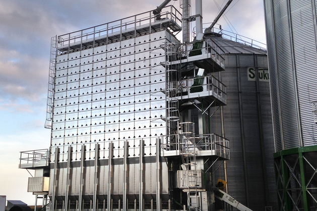 Стаціонарна колонкова зерносушарка (tower dryer) змішаного потоку