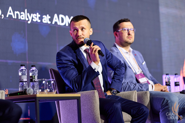 Віцепрезидент Баришівської зернової компанії Таір Мусаєв під час дискусії. Фото пресслужби Graine Ukraine