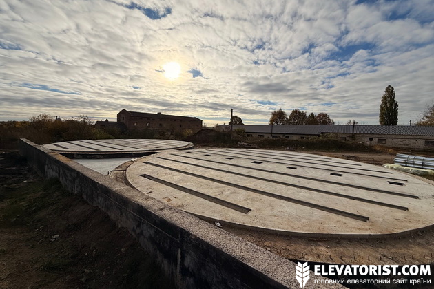 Фундаменти під нові силоси на елеваторі