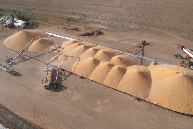 Завантаження зерна до модульного зерносховища
