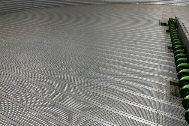 Суцільно вентильована підлога сприяє підтриманню стабільних умов зберігання